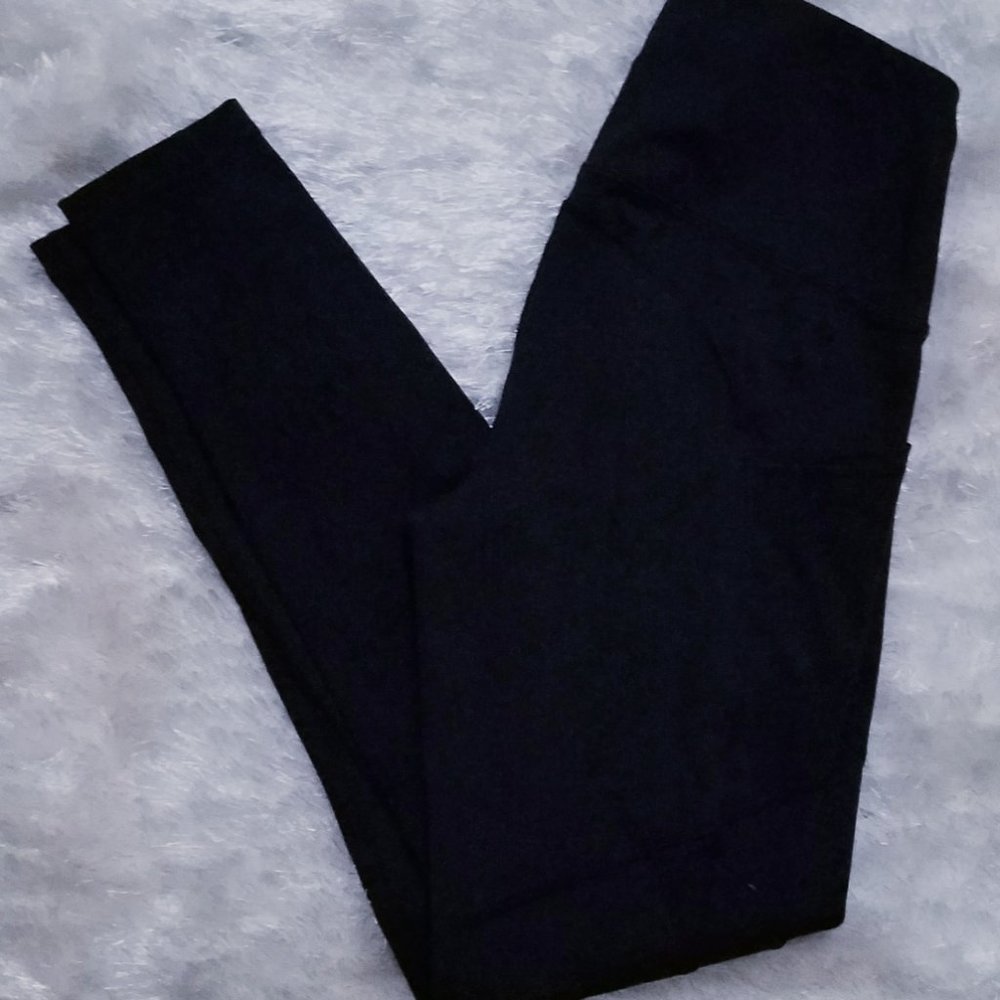 Yogalicious Lux yoga pants NWOT